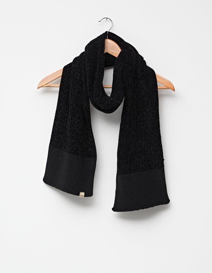 Stella + Gemma | Scarf | Black Chenille